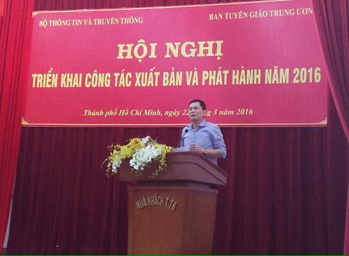 Ông Chu Văn Hòa - Cục trưởng Cục Xuất bản, In và Phát hành báo cáo tổng kết.